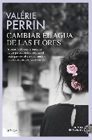 Cambiar el agua de las flores